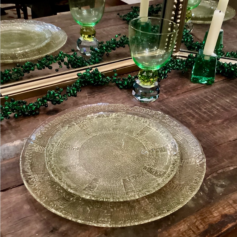 Anthropologie gold Sarah glass dinner  plates. NEW  SET OF 4